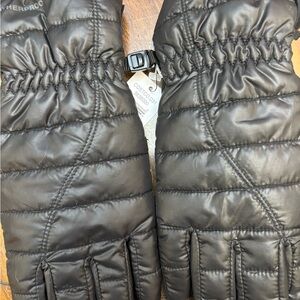Isotoner Black Quilted Gloves